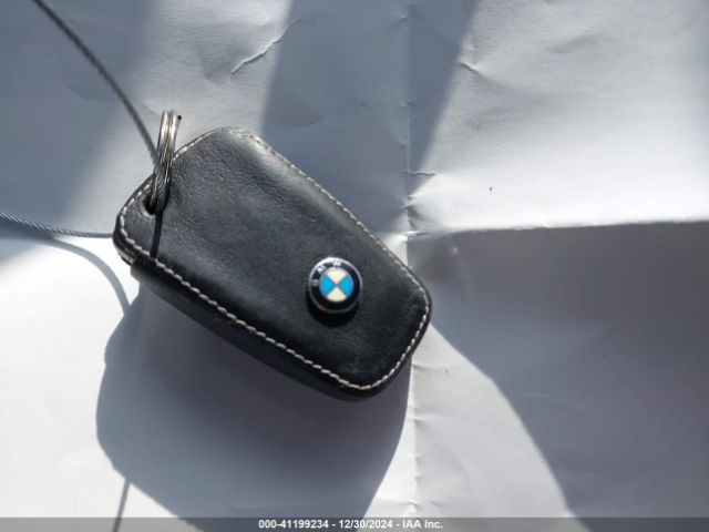 WBA8A9C59GK618831 BMW 320i