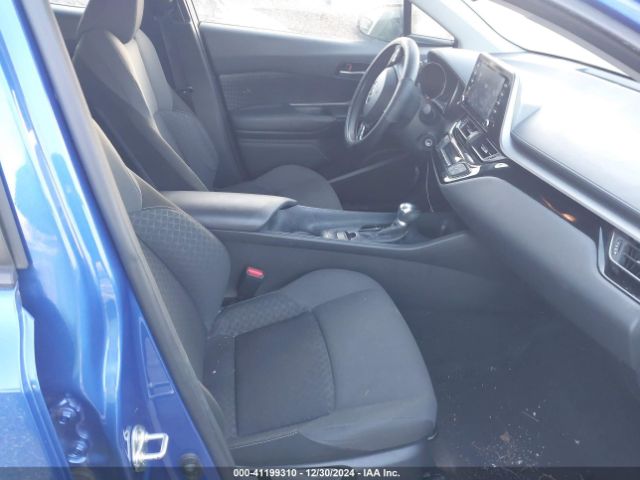JTNKHMBX8L1078376 Toyota C-HR LE