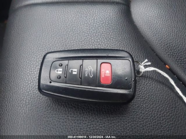 5TDGZRBHXMS084794 Toyota Highlander Xle