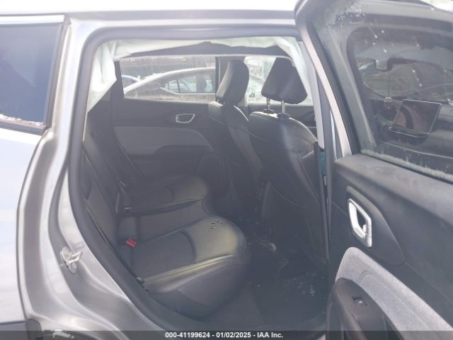 3C4NJDBB8NT232820 Jeep Compass Latitude 4x4