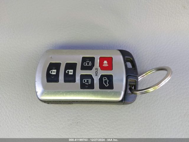 5TDYK3DC9ES434179 Toyota Sienna Xle/limited