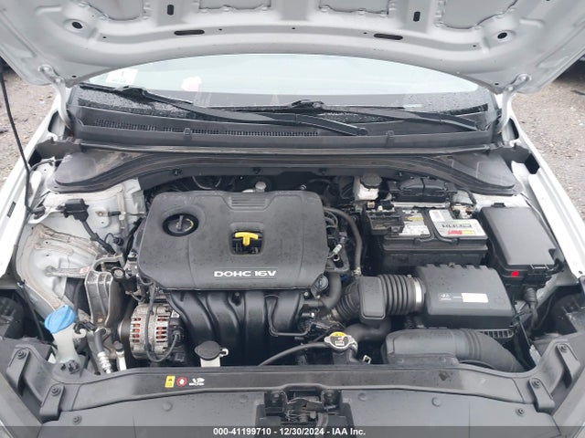Hyundai ELANTRA SE 2018 5NPD74LF0JH353461 Image 10