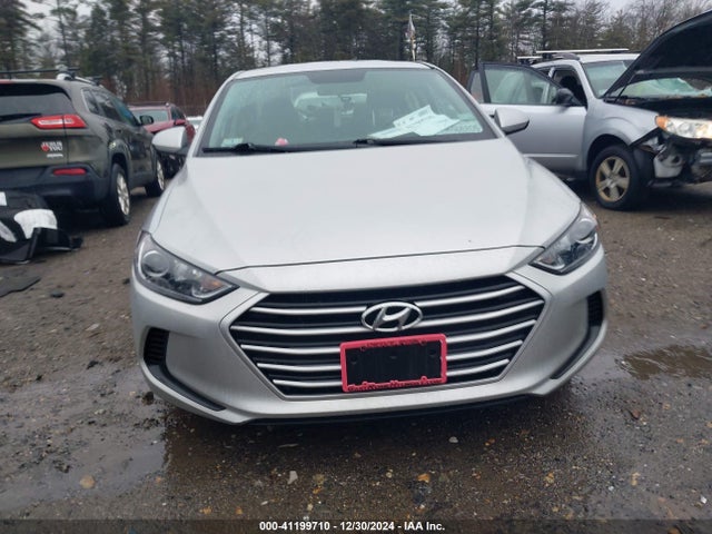 Hyundai ELANTRA SE 2018 5NPD74LF0JH353461 Image 12