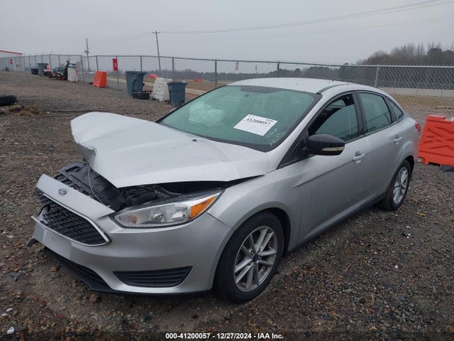 Ford FOCUS SE 2017 1FADP3F23HL300025 Image 2