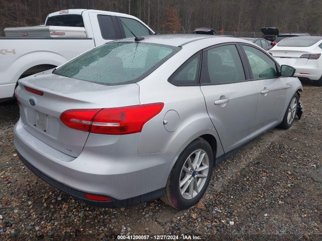 Ford FOCUS SE 2017 1FADP3F23HL300025 Image 4