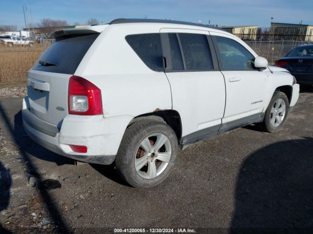 1C4NJCEB0ED660019 Jeep Compass Latitude
