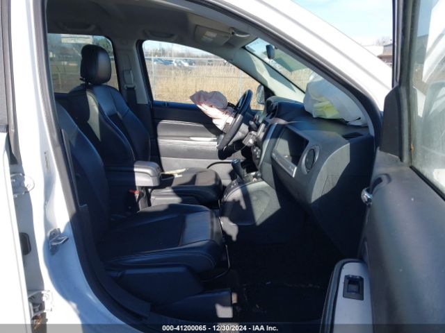 1C4NJCEB0ED660019 Jeep Compass Latitude