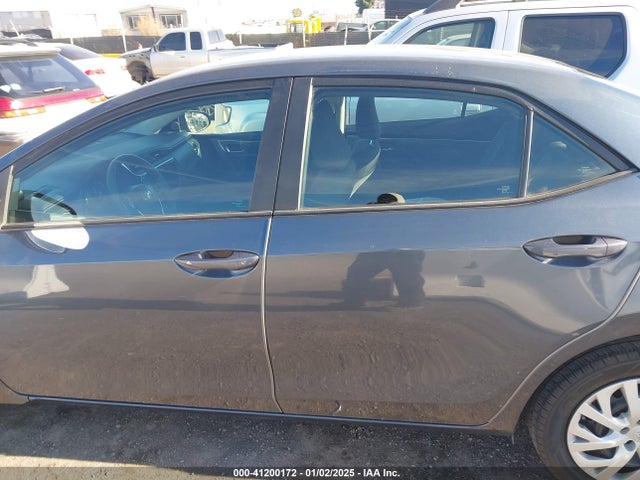 Toyota COROLLA LE 2018 5YFBURHE6JP802674 Image 14