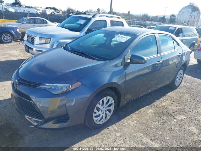 Toyota COROLLA LE 2018 5YFBURHE6JP802674 Image 2