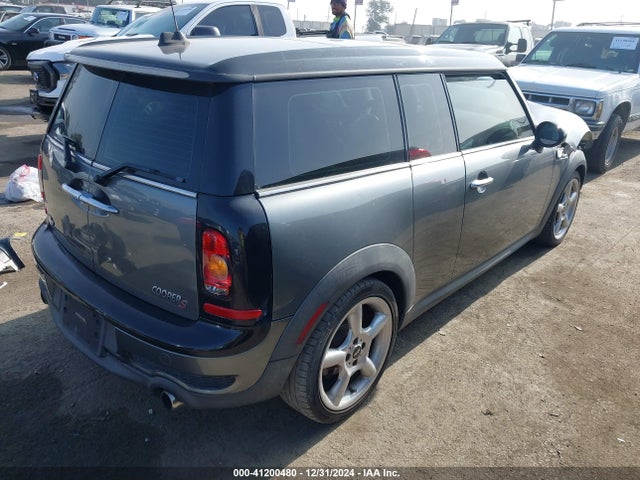 2008 MINI COOPER S CLUBMAN WMWMM335X8TP88002 Photo 3