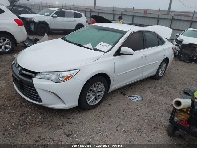 Toyota CAMRY LE 2017 4T1BF1FK8HU324075 Image 2