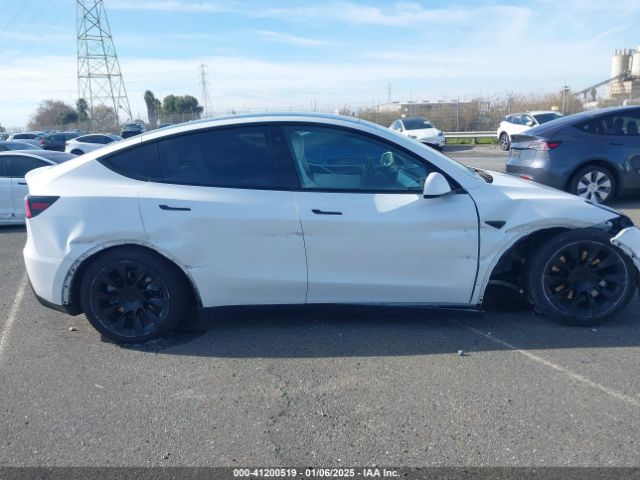 5YJYGDED4MF123311 Tesla Model Y Standard Range Rear-wheel Drive