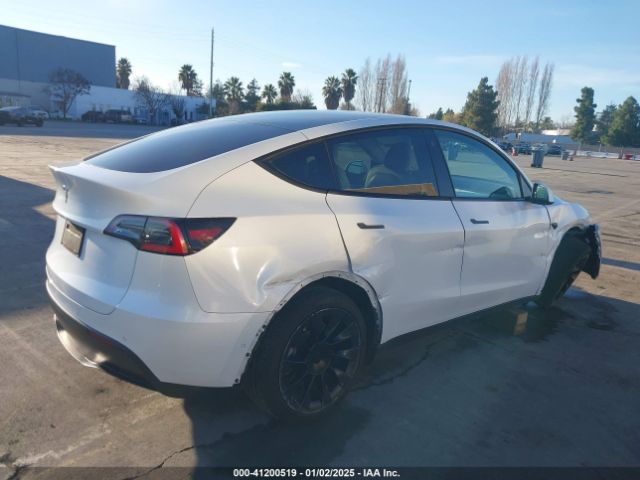 5YJYGDED4MF123311 Tesla Model Y Standard Range Rear-wheel Drive
