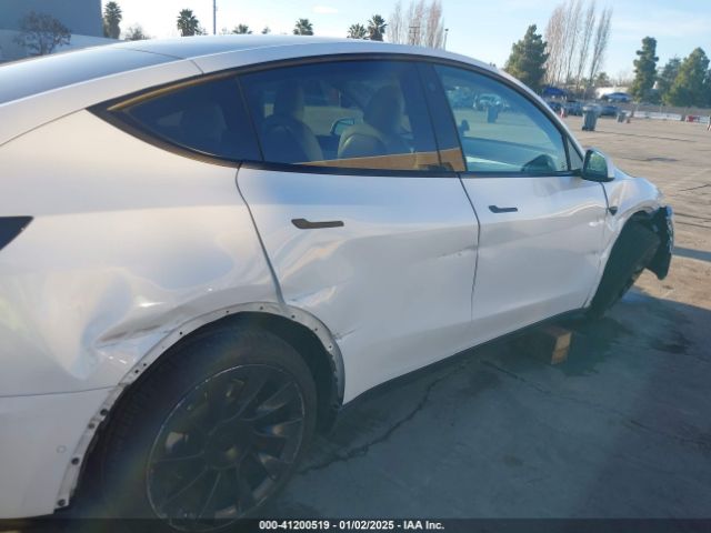 5YJYGDED4MF123311 Tesla Model Y Standard Range Rear-wheel Drive