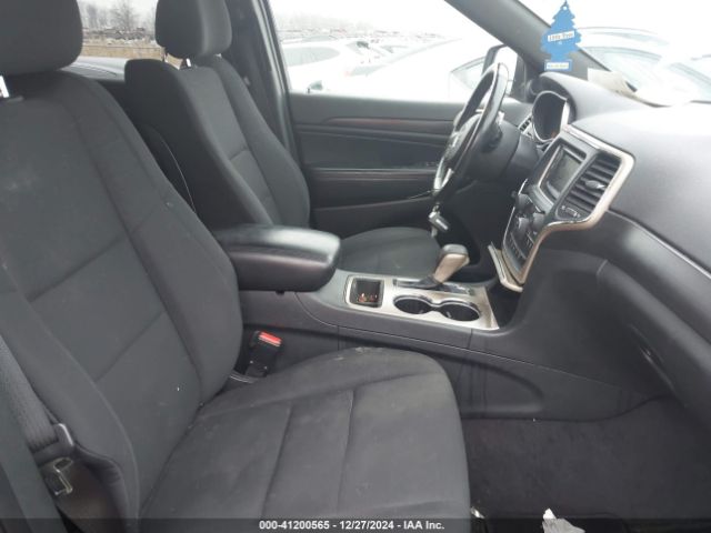 1C4RJEAG9HC888111 Jeep Grand Cherokee Laredo 4x2