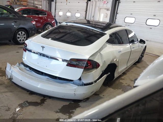 2016 TESLA MODEL S 5YJSA1E2XGF158976 Photo 3