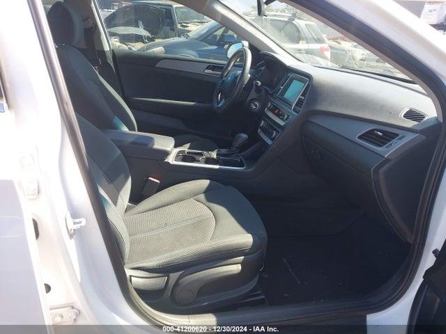 5NPE24AF3JH699462 Hyundai SONATA SE