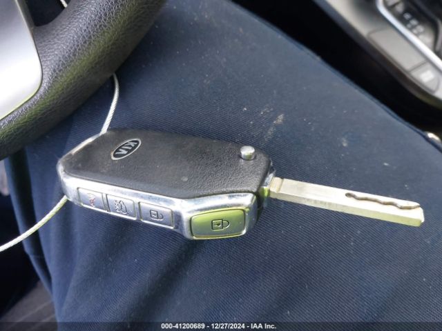 KNDJ23AU9L7728574 KIA SOUL S