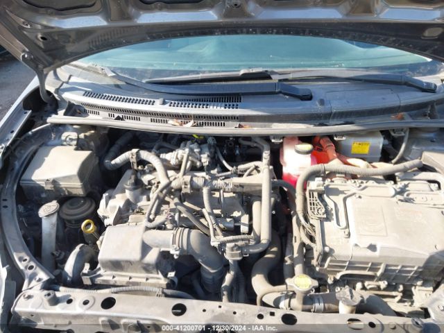 JTDKDTB39F1100977 Toyota Prius C One