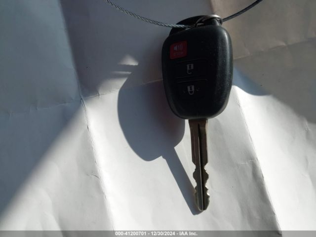 JTDKDTB39F1100977 Toyota Prius C One
