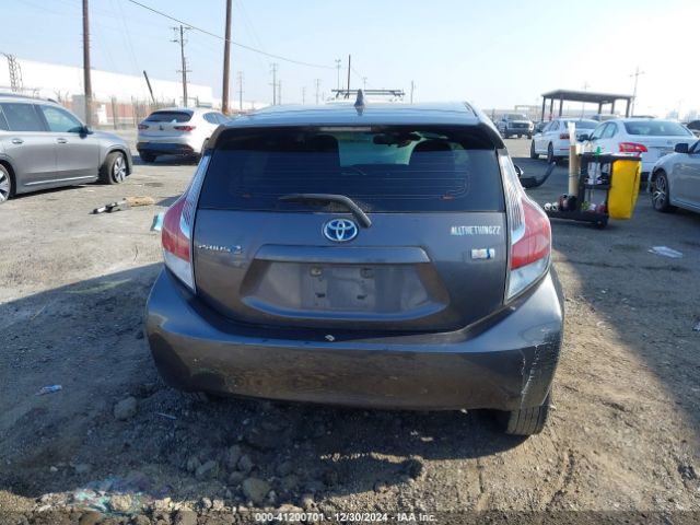 JTDKDTB39F1100977 Toyota Prius C One