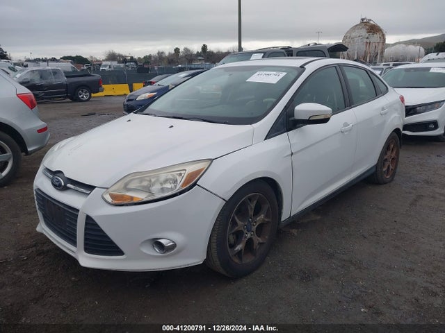 Ford FOCUS SE 2014 1FADP3F21EL237504 Image 2