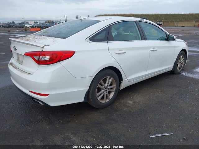 Hyundai SONATA SE 2015 5NPE24AF0FH214623 Image 4
