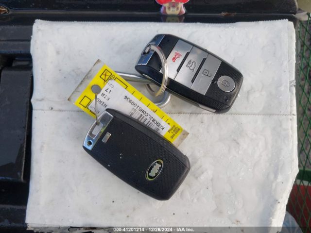 KNDCB3LC0H5100936 KIA NIRO LX