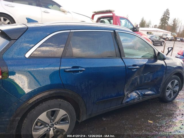 KNDCB3LC0H5100936 KIA NIRO LX