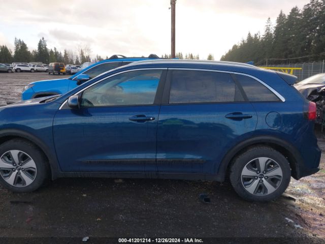 KNDCB3LC0H5100936 KIA NIRO LX