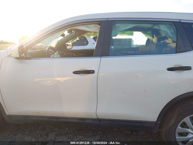 Nissan ROGUE S 2016 5N1AT2MV5GC828806 Image 15