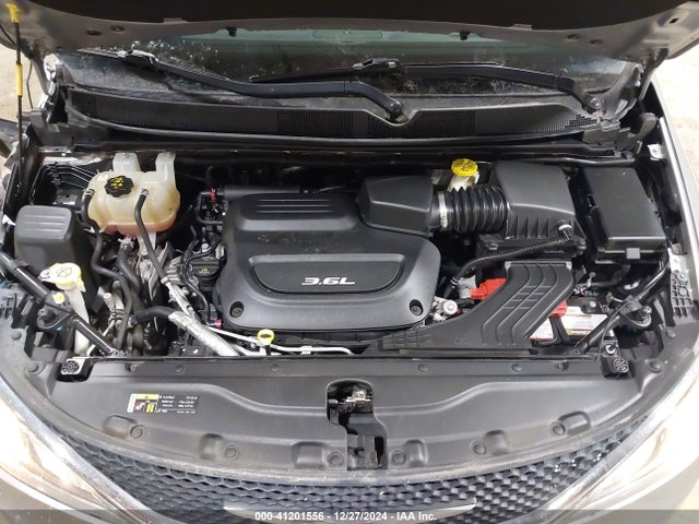 2C4RC1BG1HR753083 Chrysler Pacifica Touring Plus