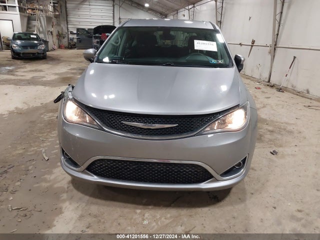 2C4RC1BG1HR753083 Chrysler Pacifica Touring Plus