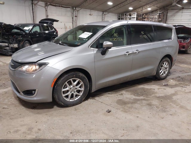 Chrysler Pacifica Touring Plus 2017 2C4RC1BG1HR753083 Image 2
