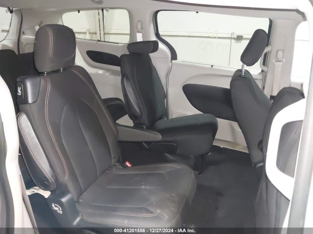 2C4RC1BG1HR753083 Chrysler Pacifica Touring Plus