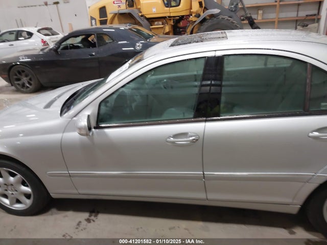 2004 Mercedes-benz C 240 4matic მანქანა იყიდება აუქციონზე, vin: WDBRF81J34F460296, აუქციონის ნომერი: 41201582