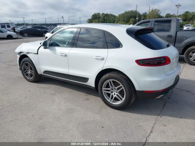2018 PORSCHE MACAN WP1AA2A55JLB04313 Photo 2