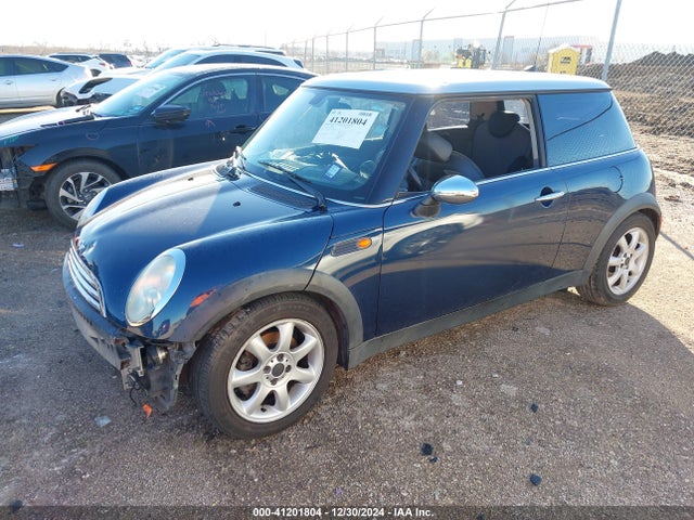 2006 MINI COOPER WMWRC33506TK17804 Photo 1