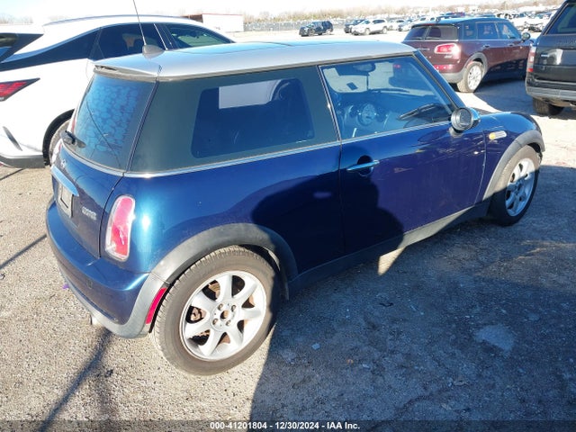 2006 MINI COOPER WMWRC33506TK17804 Photo 3