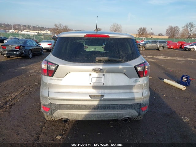 1FMCU0GD9HUC58883 Ford ESCAPE SE