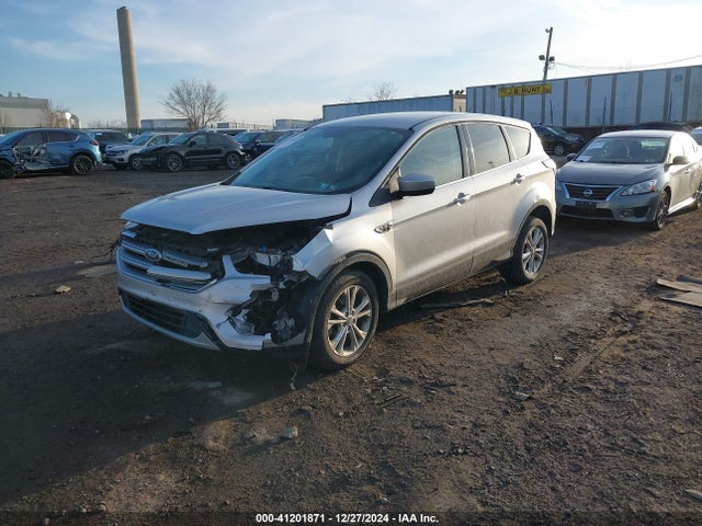 1FMCU0GD9HUC58883 Ford ESCAPE SE