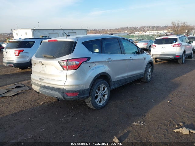 1FMCU0GD9HUC58883 Ford ESCAPE SE