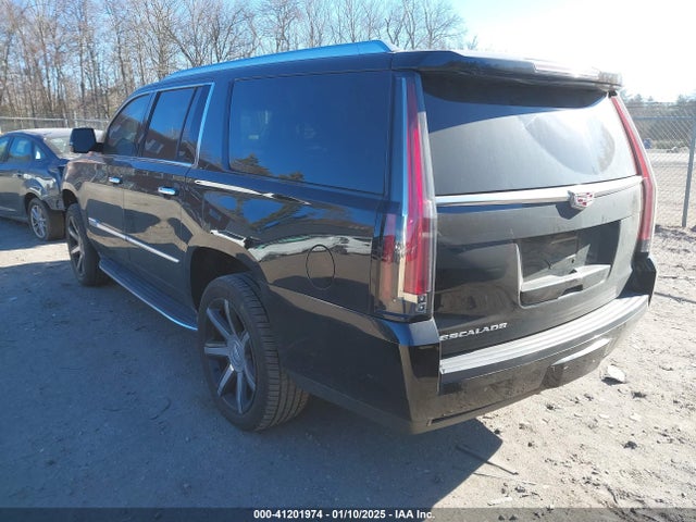 2016 CADILLAC ESCALADE ESV 1GYS4HKJ3GR113703 Photo 2