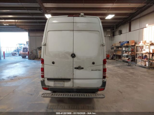 WD3PE8DB0FP132017 Mercedes-Benz Sprinter 2500 High Roof