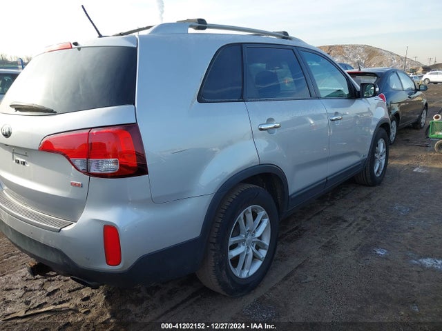 KIA Sorento Lx V6 2014 5XYKTDA71EG497743 Image 4