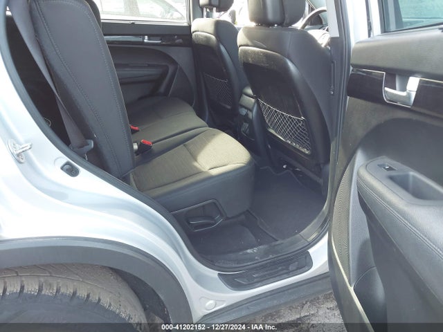 KIA Sorento Lx V6 2014 5XYKTDA71EG497743 Image 8