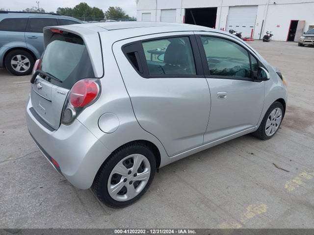 Chevrolet Spark 1lt Cvt 2015 KL8CD6S99FC760248 Image 4