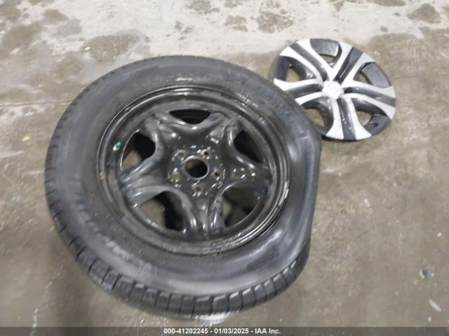 2T3ZFREV6HW382184 Toyota RAV4 LE