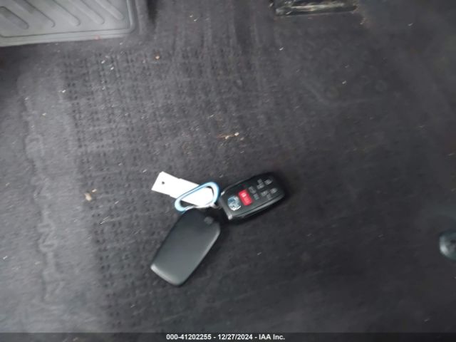 5TDYRKEC1NS100619 Toyota SIENNA XLE