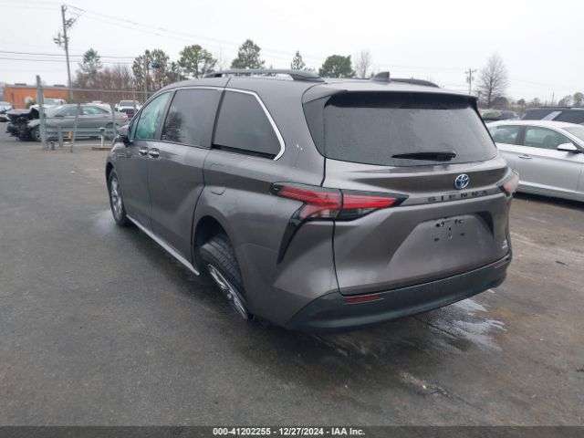 5TDYRKEC1NS100619 Toyota SIENNA XLE
